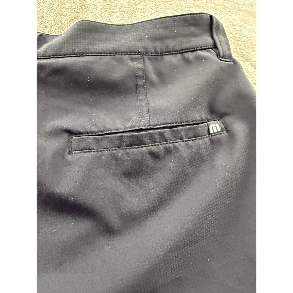 Travis Mathew Men Golf Shorts Size 35 Black Poly/Spandex Blend - Picture 5 of 6